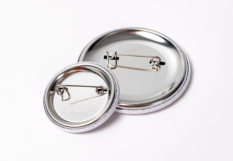 Les différences entre les Pin’s et les badges?